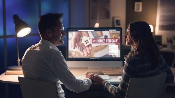 Here’s how to make the most of virtual tours when you're house hunting.